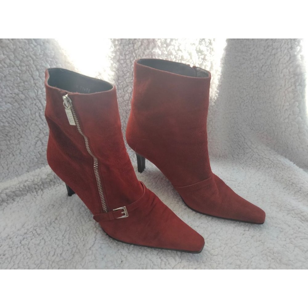 Stuart Weitzman Burgundy Booties